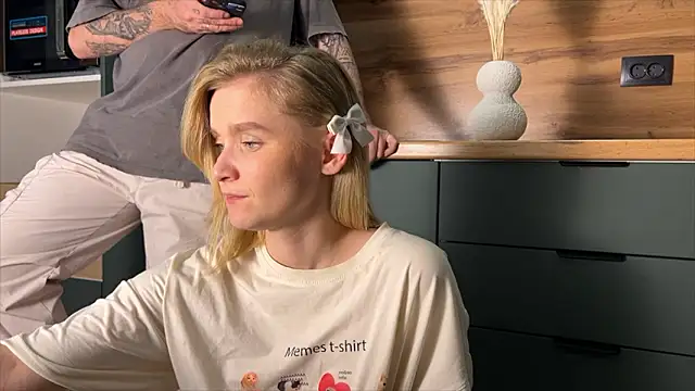 Adelovenick online show from February 1, 8:51 pm