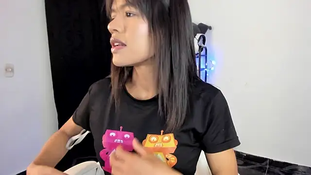 meganthompsonn22 online show from March 31, 3:52 am