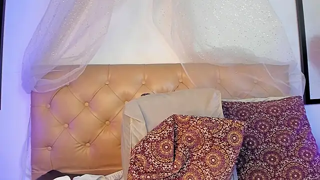 Redpandaa  online show from January 11, 4:06 am