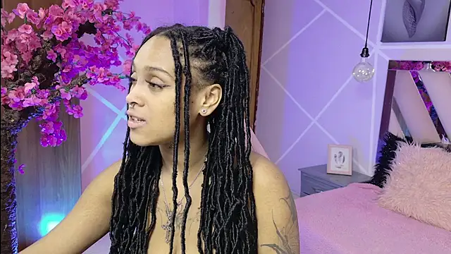 Elith noa online show from December 18, 7:42 pm