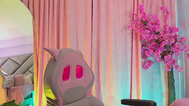 Elith noa online show from April 7, 12:33 am