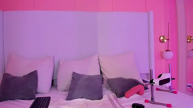 shaina vasquez online show from December 15, 3:55 am