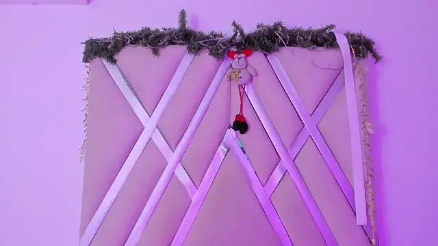  miaquevedo  online show from December 17, 1:39 pm