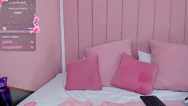 lilith noahh online show from December 2, 1:14 am