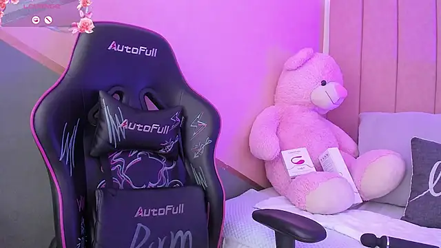 lilith noahh online show from March 12, 7:13 am