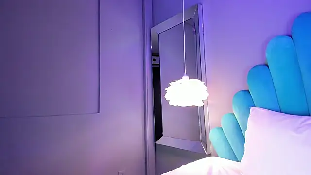 CaitlynCouper online show from March 18, 1:32 am