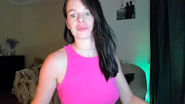 Snapshot of damla555 chatting on June 21, 10:34 pm damla555 online show from June 21, 10:34 pm