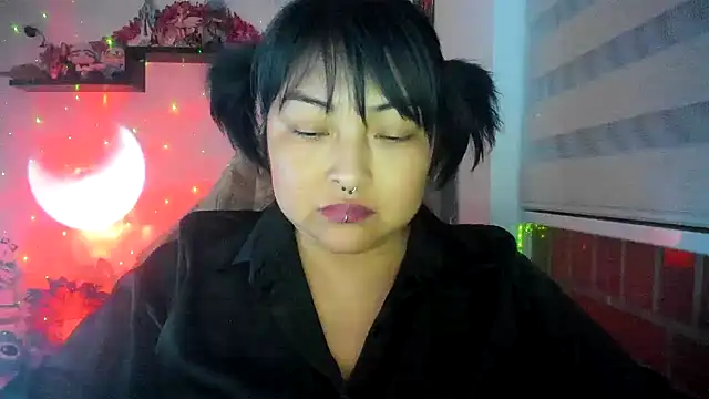 Shaddycute  online show from March 30, 11:50 pm