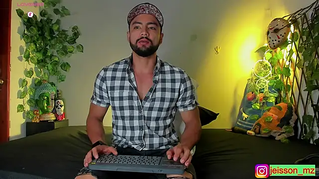 Snapshot of Jaxxon_ chatting on January 14, 10:59 am Jaxxon online show from January 14, 10:59 am