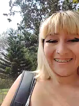 florecita9 online show from February 5, 6:59 pm