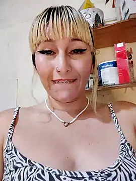 florecita9 online show from February 21, 11:43 pm