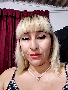 florecita9 online show from February 23, 1:35 am