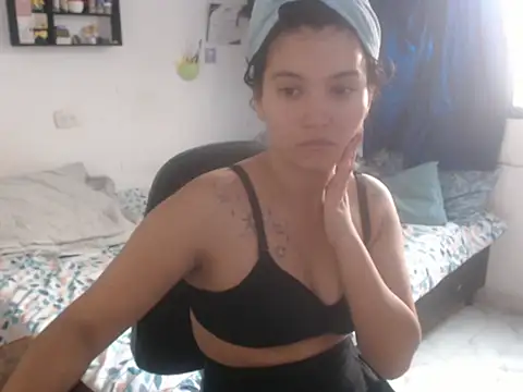 Snapshot of HannaKlein chatting on January 14, 1:50 pm HannaKlein online show from January 14, 1:50 pm