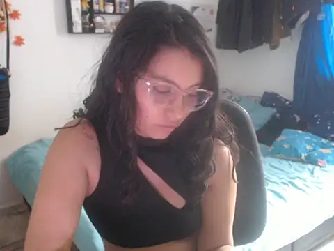 Snapshot of HannaKlein chatting on February 16, 6:04 pm HannaKlein online show from February 16, 6:04 pm