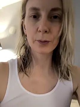 AvelinaLeoni online show from March 2, 6:36 am