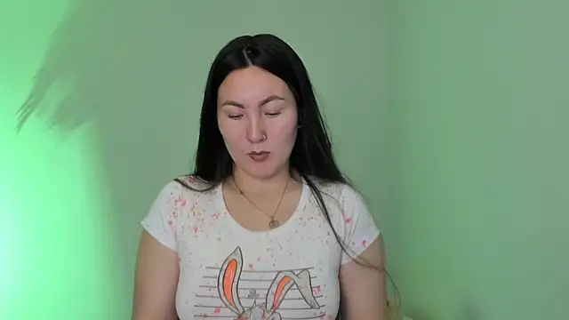 Elle Lee  online show from February 27, 4:32 pm