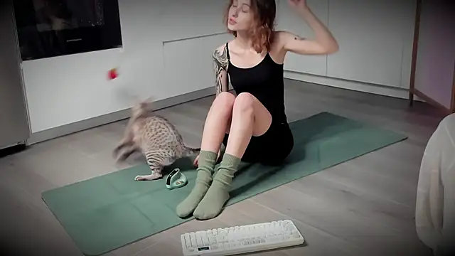 Snapshot of Devilina_V chatting on December 2, 9:02 am Devilina V online show from December 2, 9:02 am