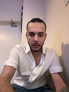 Snapshot of Alexandrupgixx chatting on December 31, 9:39 pm Alexandrupgixx online show from December 31, 9:39 pm