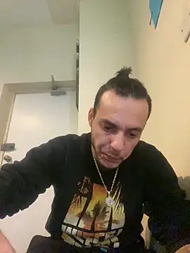 Snapshot of Alexandrupgixx chatting on January 24, 12:20 am Alexandrupgixx online show from January 24, 12:20 am