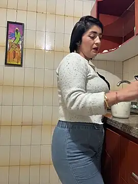 karenlennox1 online show from April 10, 10:47 pm