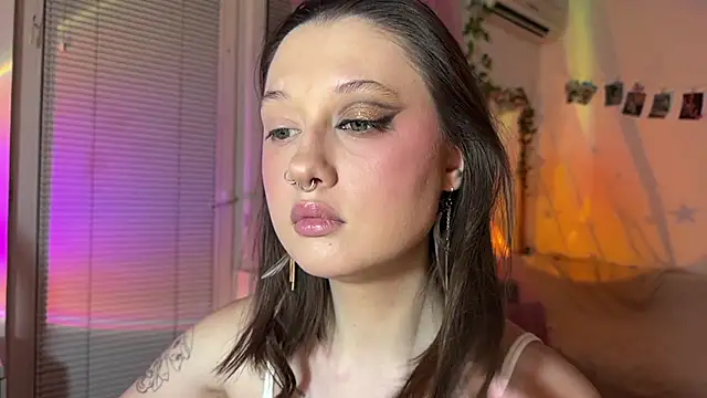Snapshot of Jenny_darling_love chatting on June 28, 8:26 pm Jenny darling love online show from June 28, 8:26 pm