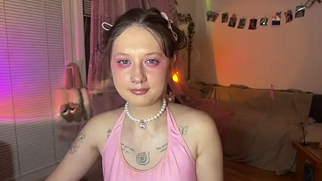 Snapshot of Jenny_darling_love chatting on July 19, 7:06 pm Jenny darling love online show from July 19, 7:06 pm