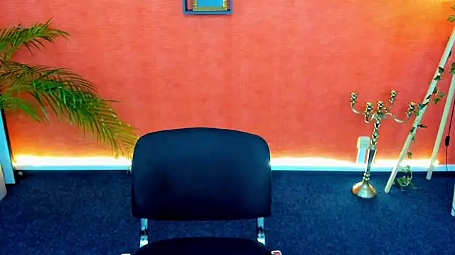 Snapshot of _Chaarming_ chatting on December 2, 6:10 pm Chaarming online show from December 2, 6:10 pm