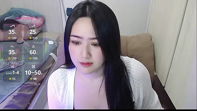 Eimile-Z online show from October 9, 3:43 pm