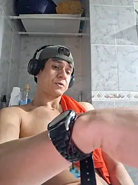 Snapshot of Tulio_maravilha12 chatting on February 9, 9:41 pm Tulio maravilha12 online show from February 9, 9:41 pm