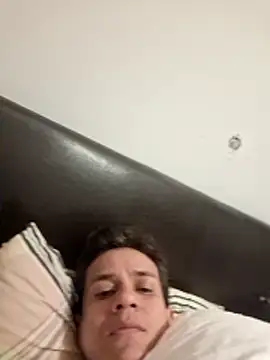 Snapshot of Tulio_maravilha12 chatting on March 1, 10:06 am Tulio maravilha12 online show from March 1, 10:06 am