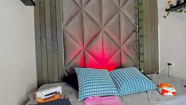 BriaConner  online show from February 13, 3:02 am