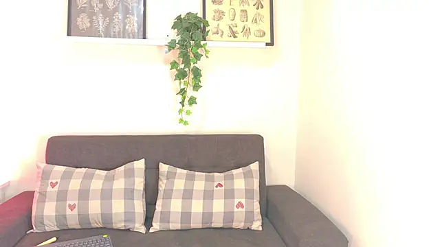 BriaConner  online show from April 3, 2:53 am