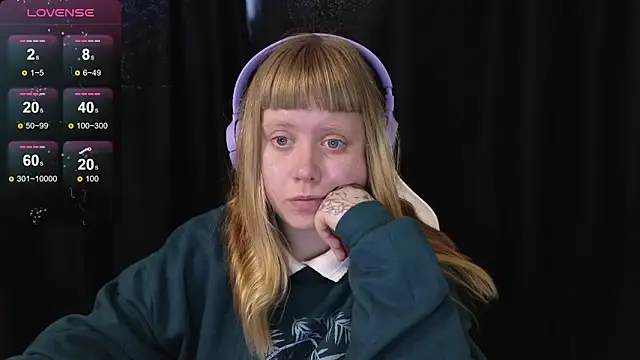 Snapshot of June_shy0 chatting on April 27, 7:28 am June shy0 online show from April 27, 7:28 am