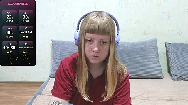 Snapshot of June_shy0 chatting on May 31, 8:10 am June shy0 online show from May 31, 8:10 am