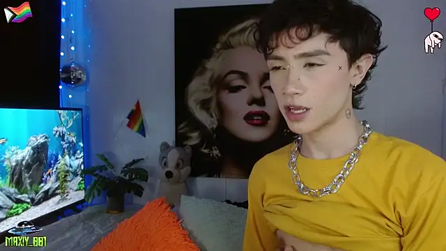 maxiy 001 online show from June 21, 11:40 pm