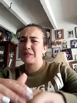 skayhot  online show from January 18, 5:15 pm