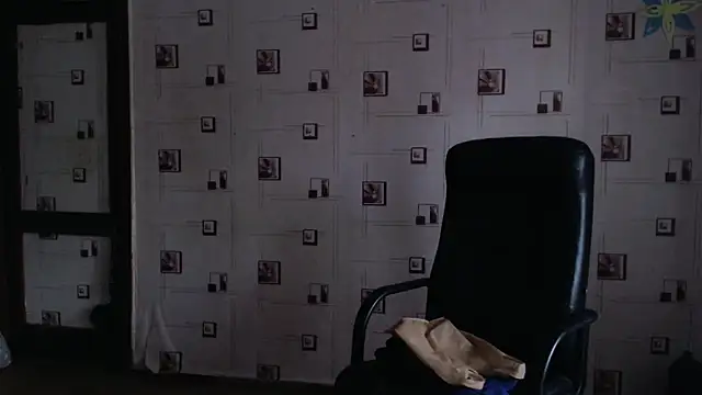 TasyaBigTTs online show from December 19, 12:12 pm