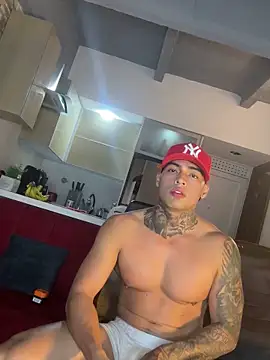 Snapshot of Dominiofit chatting on October 22, 1:39 am Dominiofit online show from October 22, 1:39 am