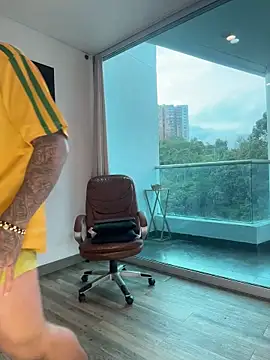 Snapshot of Dominiofit chatting on February 8, 12:19 pm Dominiofit online show from February 8, 12:19 pm