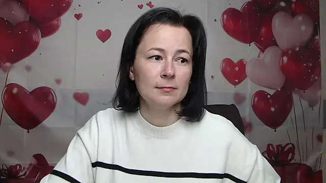Snapshot of MarieSho chatting on April 22, 6:16 am MarieSho online show from April 22, 6:16 am