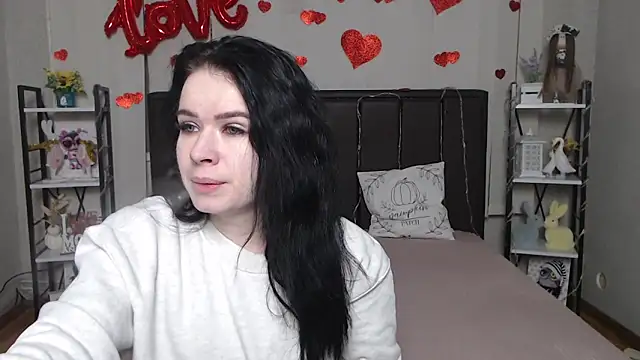 JasmineKouch online show from February 5, 7:24 am