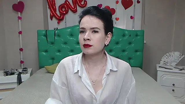 JasmineKouch online show from April 17, 6:05 am