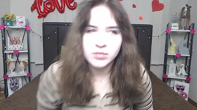 LauraHlot online show from February 19, 6:10 pm