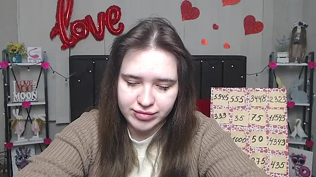 LauraHlot online show from March 2, 6:30 pm