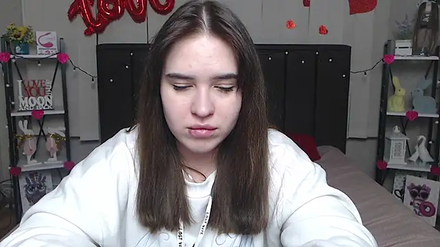 LauraHlot online show from March 7, 4:57 am