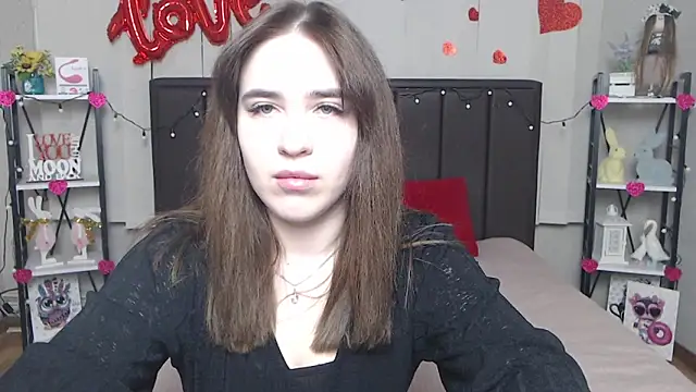 LauraHlot online show from March 19, 6:24 am