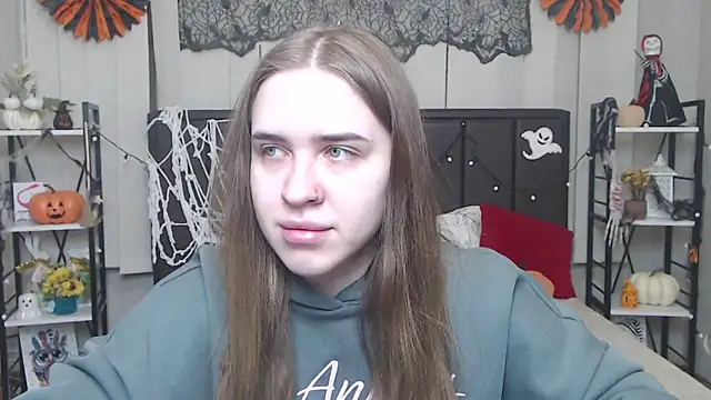 LauraHlot online show from October 29, 6:42 pm