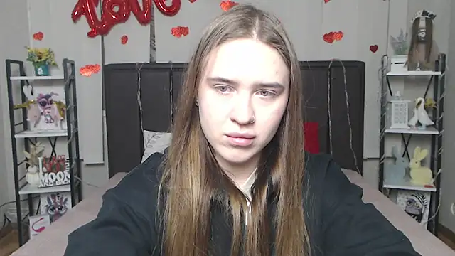 LauraHlot online show from February 8, 6:39 am