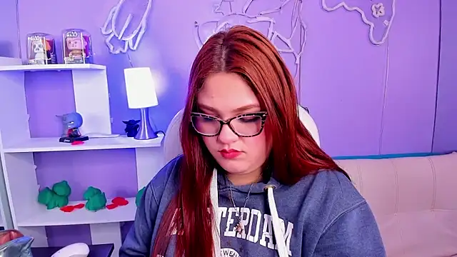 Camiila Osorio online show from February 3, 7:30 pm