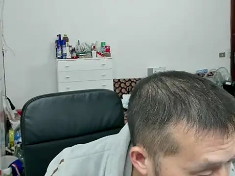 zwc147369 online show from December 14, 7:51 pm